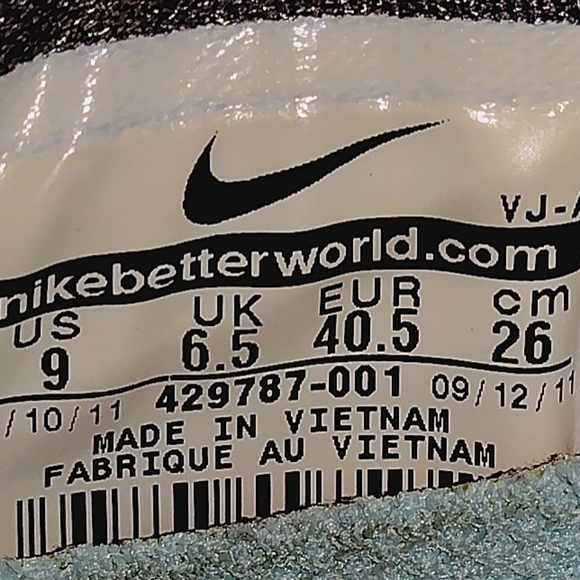 Nike - Picture 5 of 5